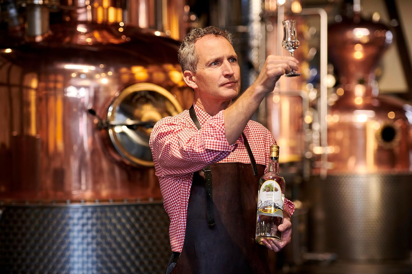 DOLOMITI Alte Haselnuss 36 % vol. – Premium Haselnuss-Spirituose aus dem Barrique-Fass – 1,0 l Bügelflasche – Milder Nuss-Schnaps mit feinem Röstaroma – Original aus Österreich