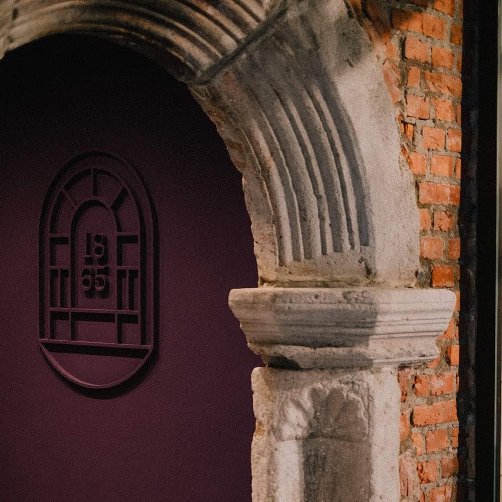 Ziegler Weinbergpfirsich Likör 18% (1x 0,5l) - Fruchtiger Pfirsichlikör mit feiner Säure und aromatischer Tiefe