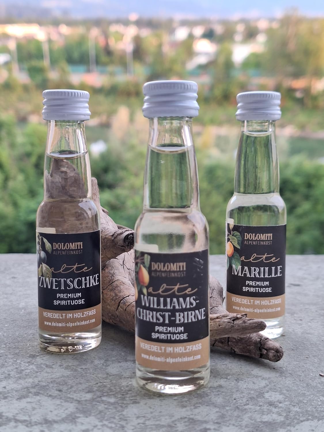 DOLOMITI Alte Haselnuss 36 % vol. – Premium Haselnuss-Spirituose aus dem Barrique-Fass – 1,0 l Bügelflasche – Milder Nuss-Schnaps mit feinem Röstaroma – Original aus Österreich